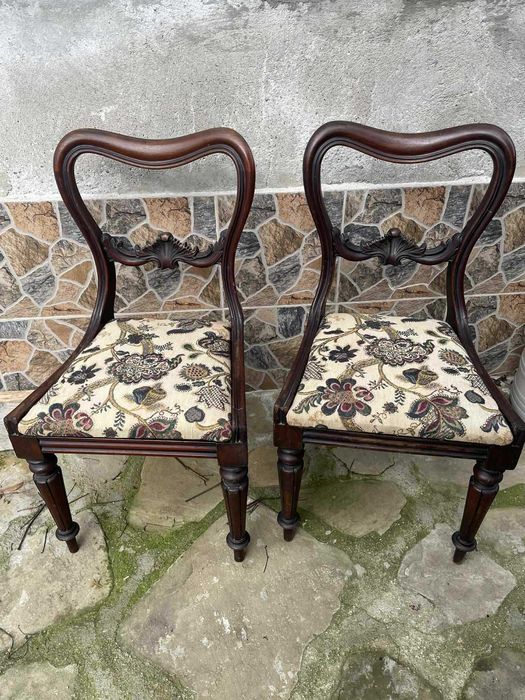 Комплект от 2 антични дървени стола – масив