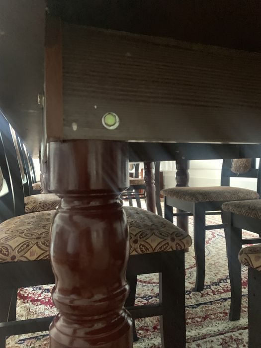 Стол гостиный, хорошего качества