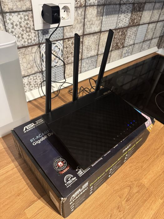 Router ASUS RT-AC66U AC1750 Gigabit – Dual Band – în cutie