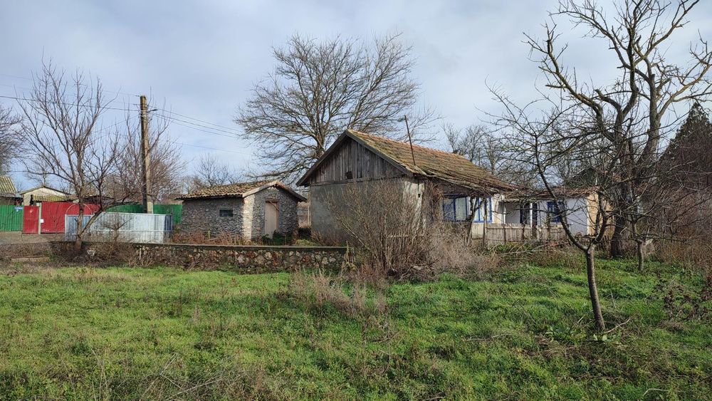 Vând teren intravilan cu casă batraneascsa