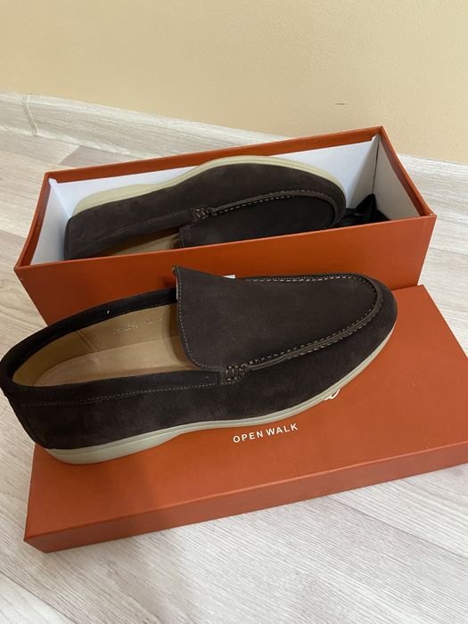 Lora Piana сатылады.