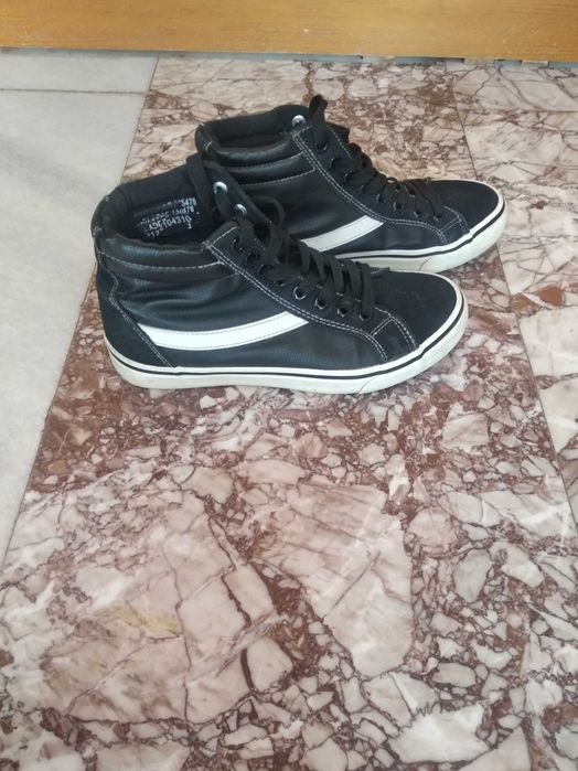 Кецове, обувки различни модели