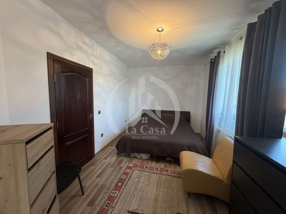 Къща с 1500 кв.м. двор в с. Пролеша