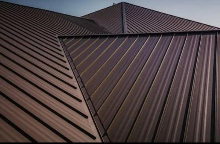 Tabla cutata colorata și zincata