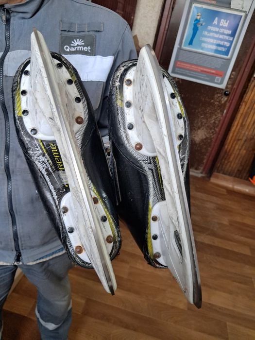 Продам коньки бауэр 2s