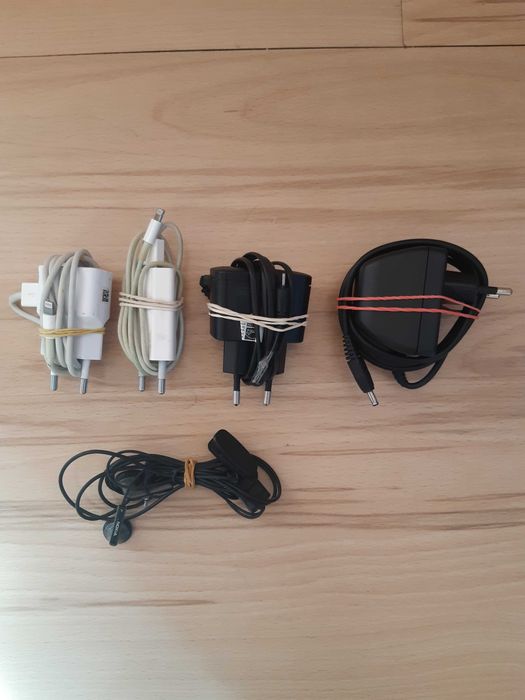 Зарядни у-ва, адаптери, слушалки и кабел