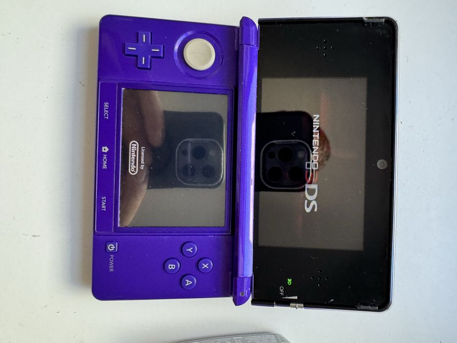 Nintendo 3ds purple