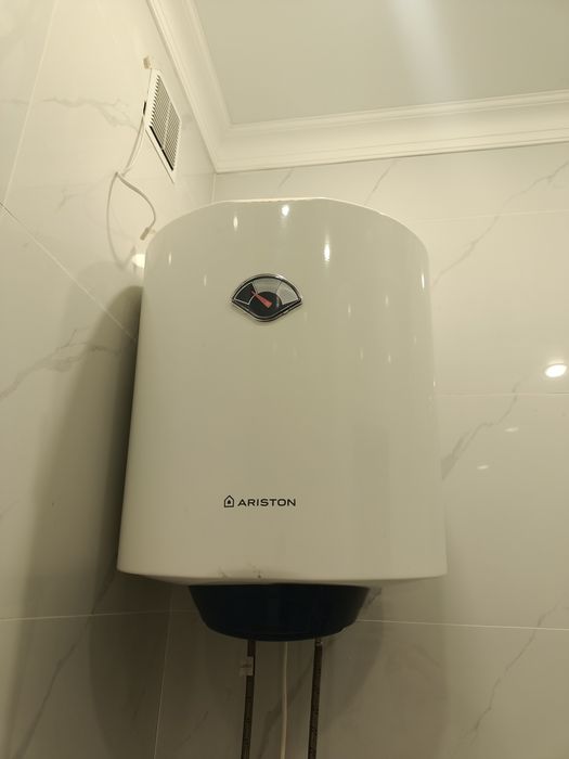 Продам водонагреватель Ariston BLU1 R ABS 50 V