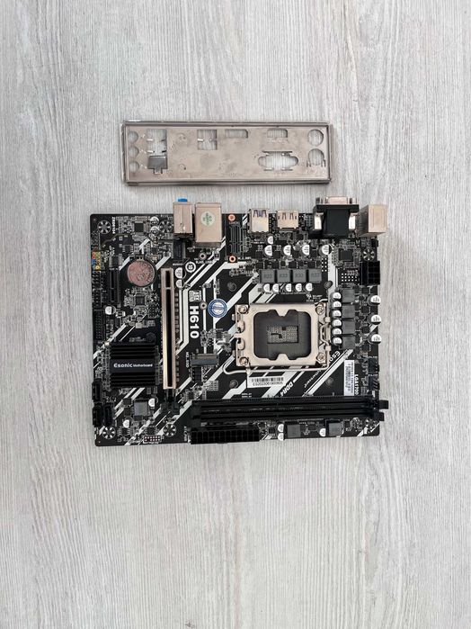 Материнская плата Esonic H610 DDR4 LGA 1700 — Отличное состояние