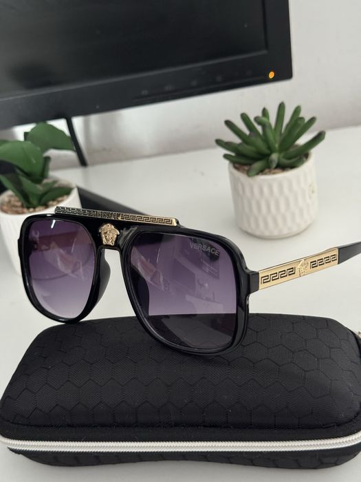 vand ochelari versace - stil luxury