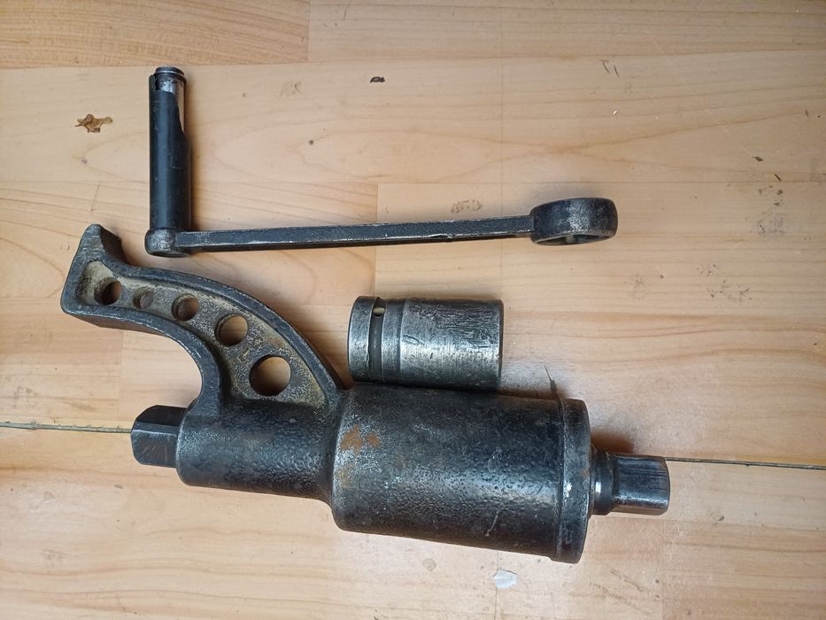 Продам ключ для калёс