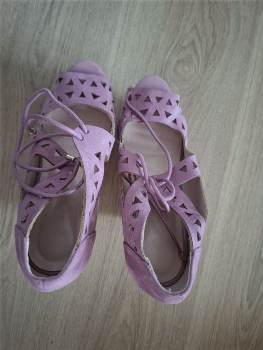 Сандали         37