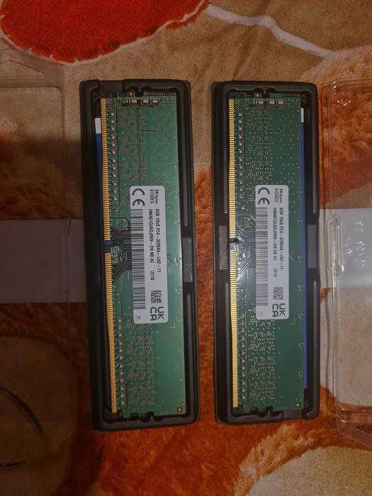 2 Placute memorie Hynix 8GB RAM fiecare, 3200 mhz frecventa.