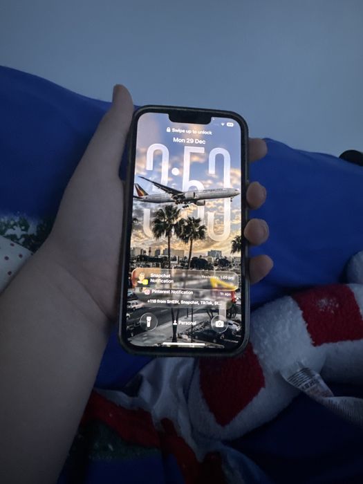 iphone 13 mai multe detalii mai jos