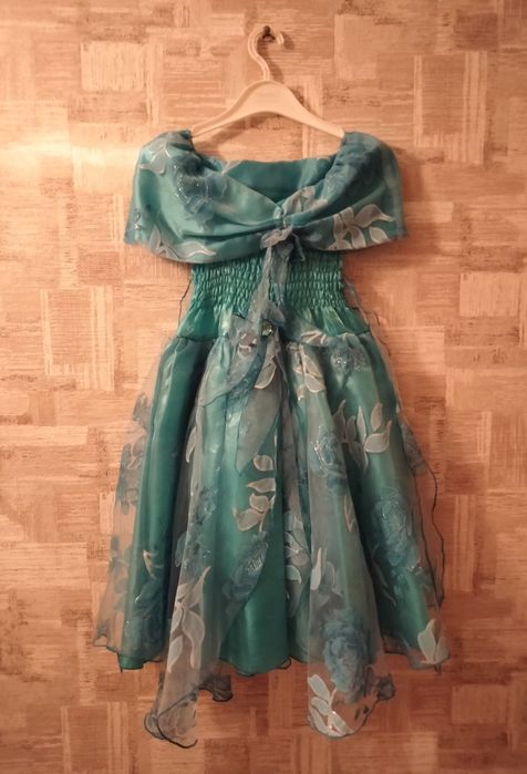 Продам платья на девочку