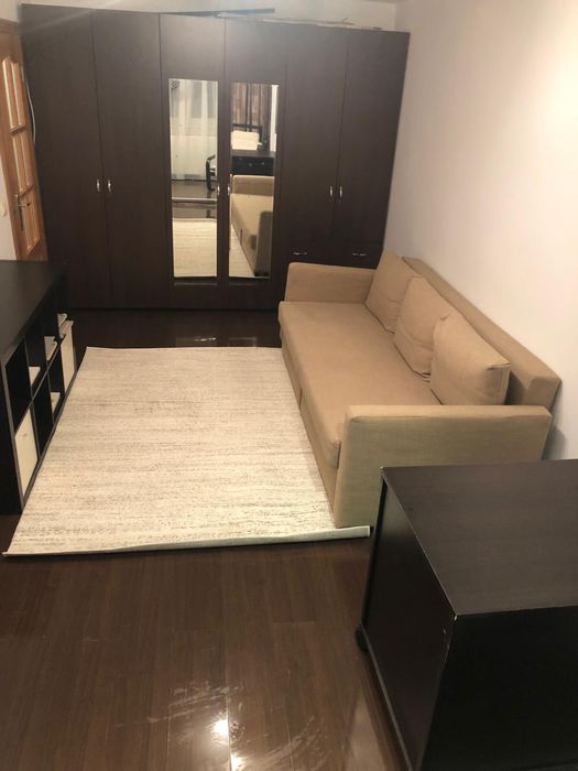 Dau spre inchiriere  garsoniera, mobilata, cu centrala,