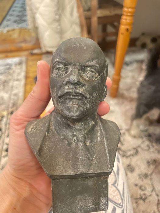 продавам статуя на ленин бронзова