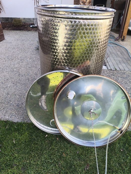 Неръждаем иноксов съд за вино 610л