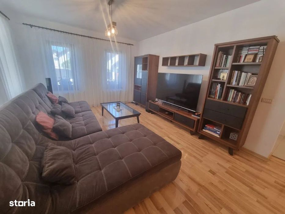 Casă P+E+M zona Moara de vânzare