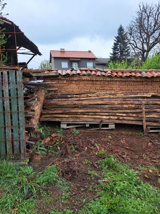 Стари дървени греди  . Дъб  и бук