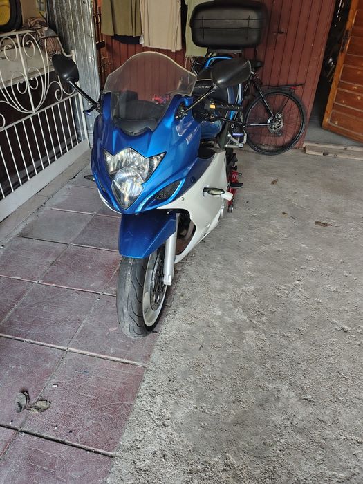 Vând Suzuki  gsx650f