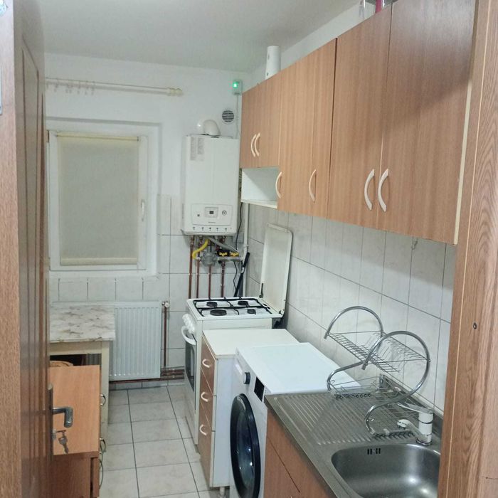 Inchiriez garsoniera