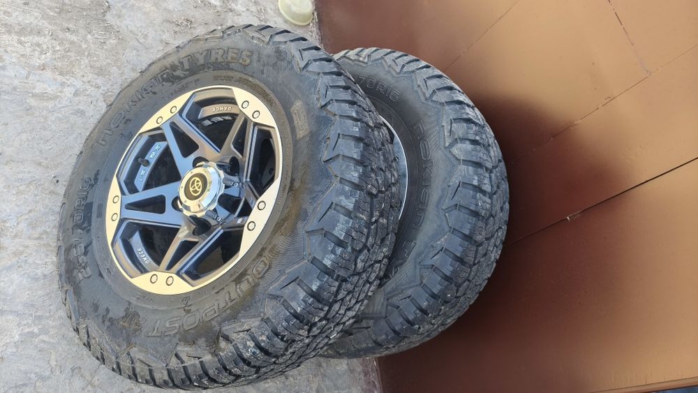 Продам комплект резины 265/70 R16