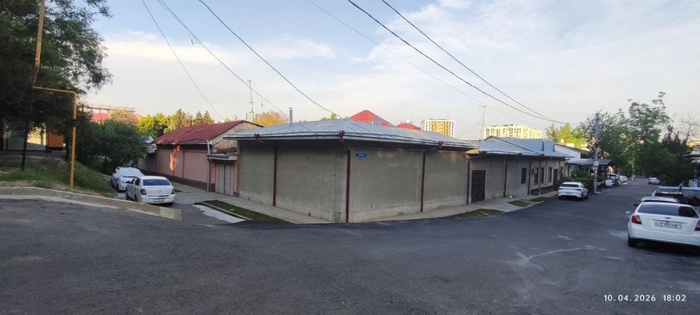 Яккасаройда ховли сотилади