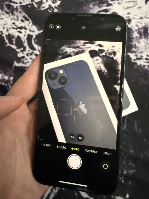 Продам Iphone 13
