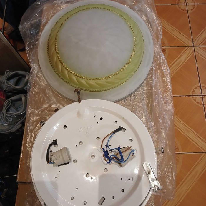 Светильники со стеклянными плафонами