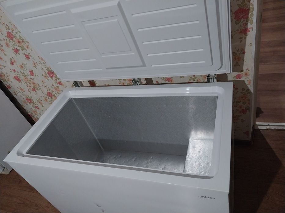 Продам морозильник модель Midea