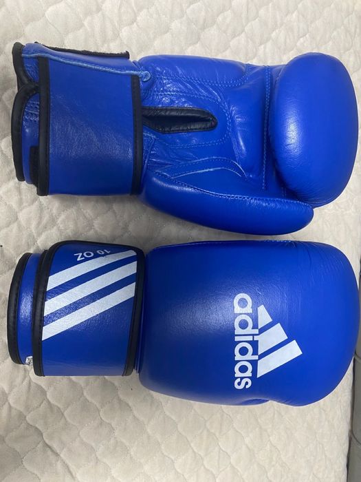 Боксерские перчатки новые кожаные