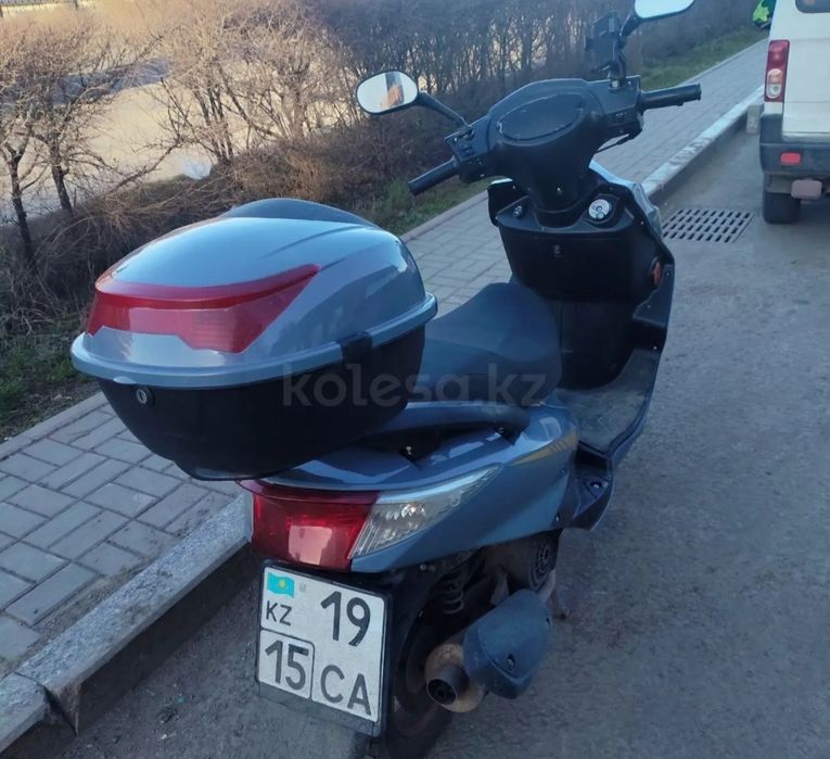 Продаю скутер м8