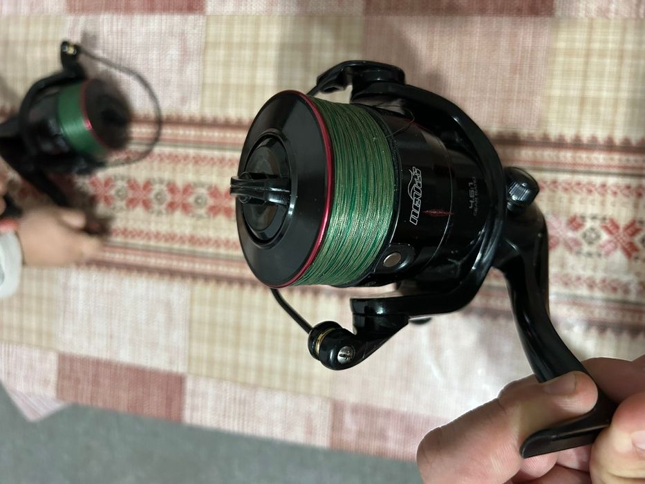 Vând 2 mulinete nevis methood feeder 6000