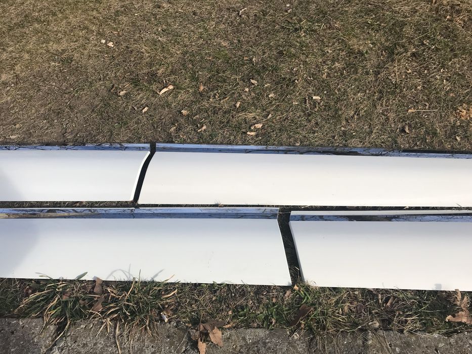 Продавам лайстни на врати за wv Touareg 2010-2017