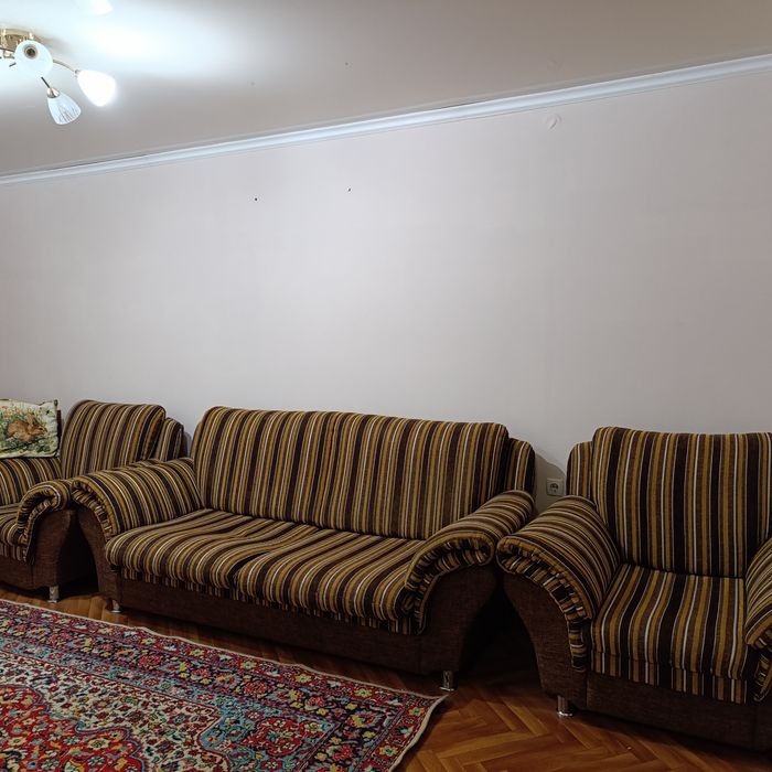 Диван и  2 кресла в хорошем состоянии
