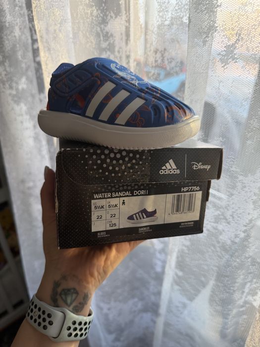 Продам аквашузы Adidas
