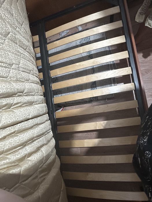 Двухспальняя кровать