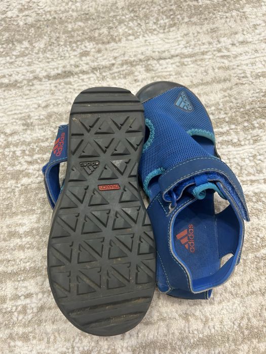 Сандалии adidas оригинальные, 31 размера