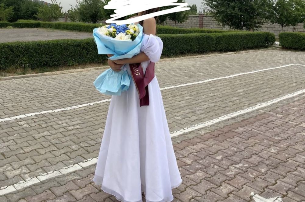 Платья на впускнойй