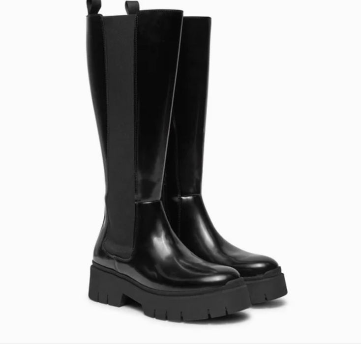 Дамски ботуши Hugo номер 38 оригинални нови