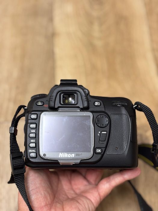 Nikon D80 cu obiectiv 18 - 135mm