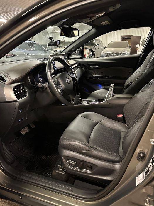 Toyota ch-r 2022 года