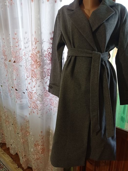 Продам женские пальто и куртки