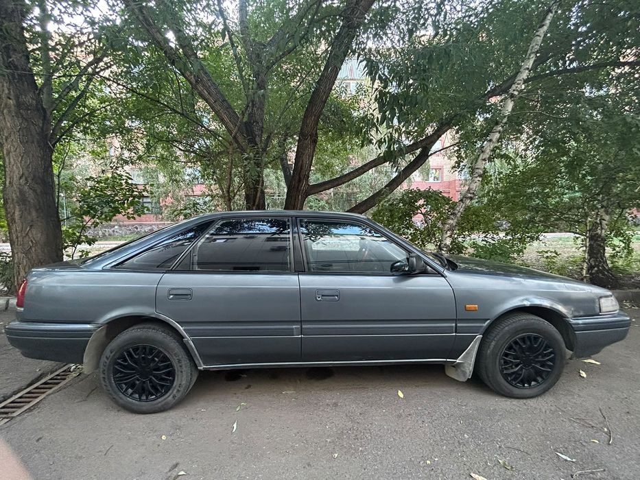 Машина Mazda 626