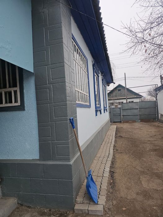 Продам дом, гараж, баню, времянку.