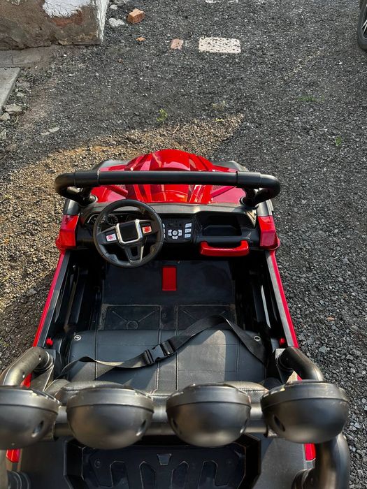 Детское машина двух местны