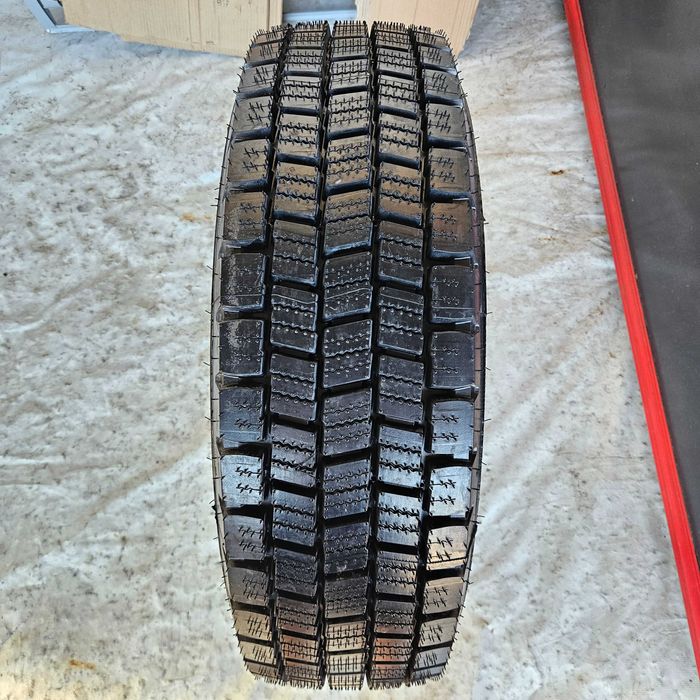 1 Нова гума 235/75R17.5 Michelin Remix XDE2 132/130M M+S France