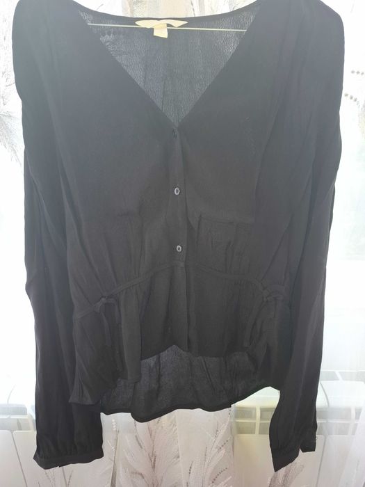 Vand 2 bluze negre H&M. Pret 45 lei/bc, negociabil.