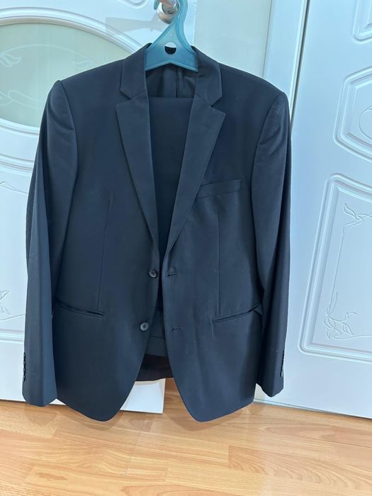 Продам мужской костюм